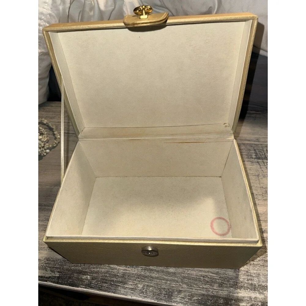 Juicy Couture Vintage Gold Deluxe Train Case Vanity Makeup Box NWT Deadstock